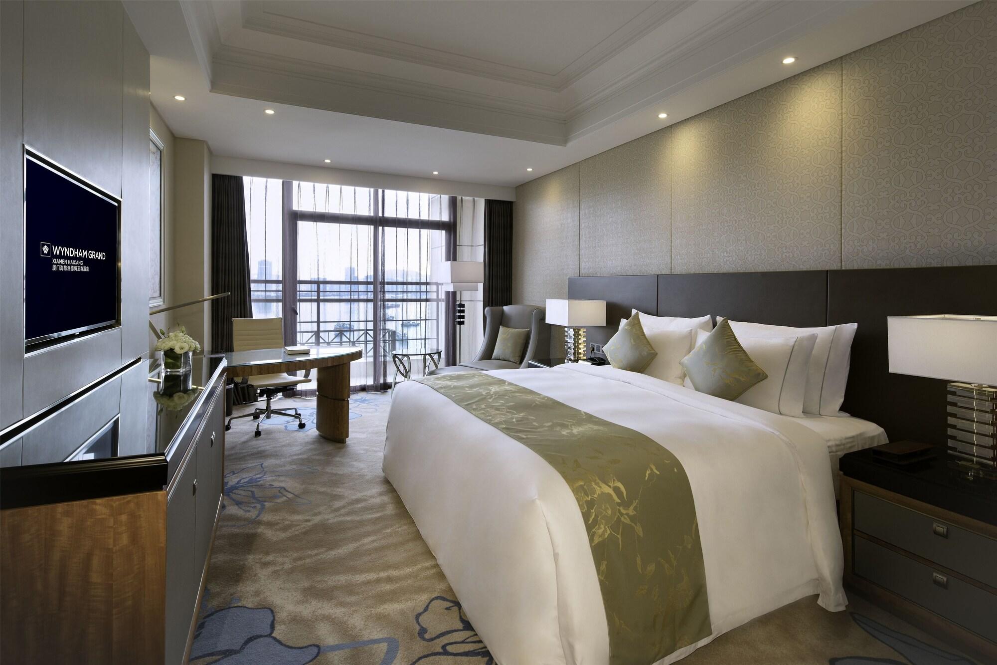 Wyndham Grand Xiamen Haicang Exteriör bild